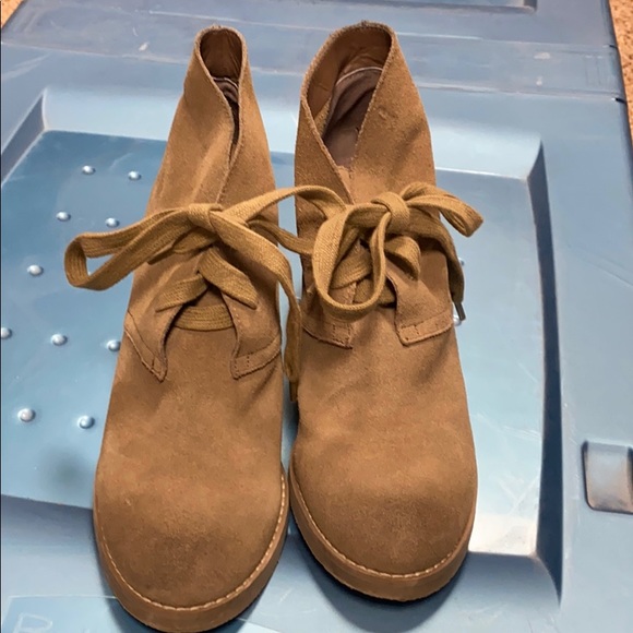 Size 9 Boots - Picture 1 of 8